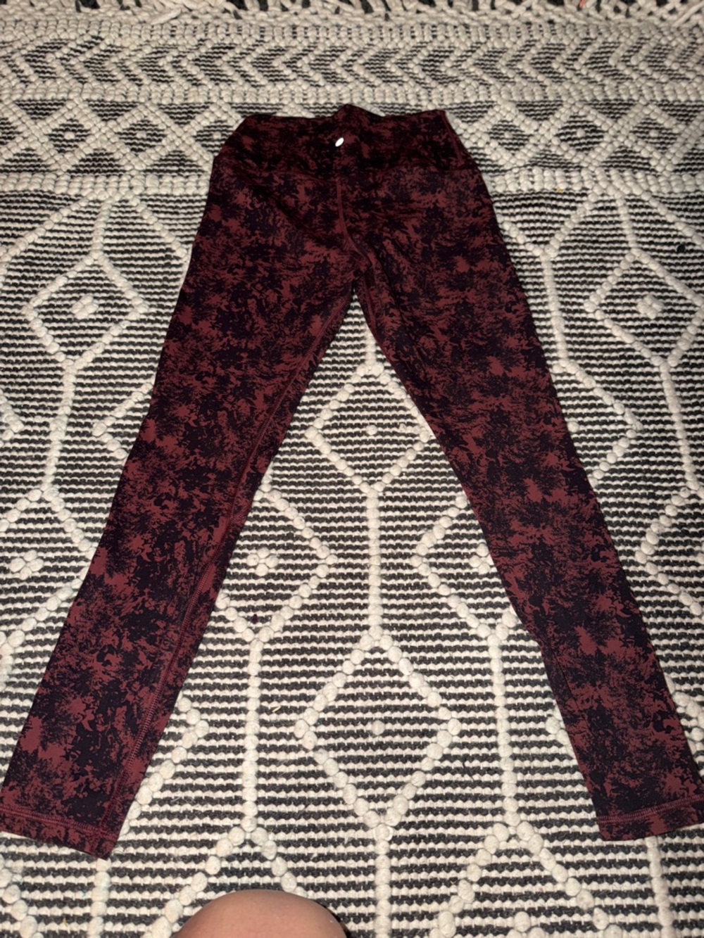 CRZ YOGA Burgundy & Black Patterned Skinny Jeans